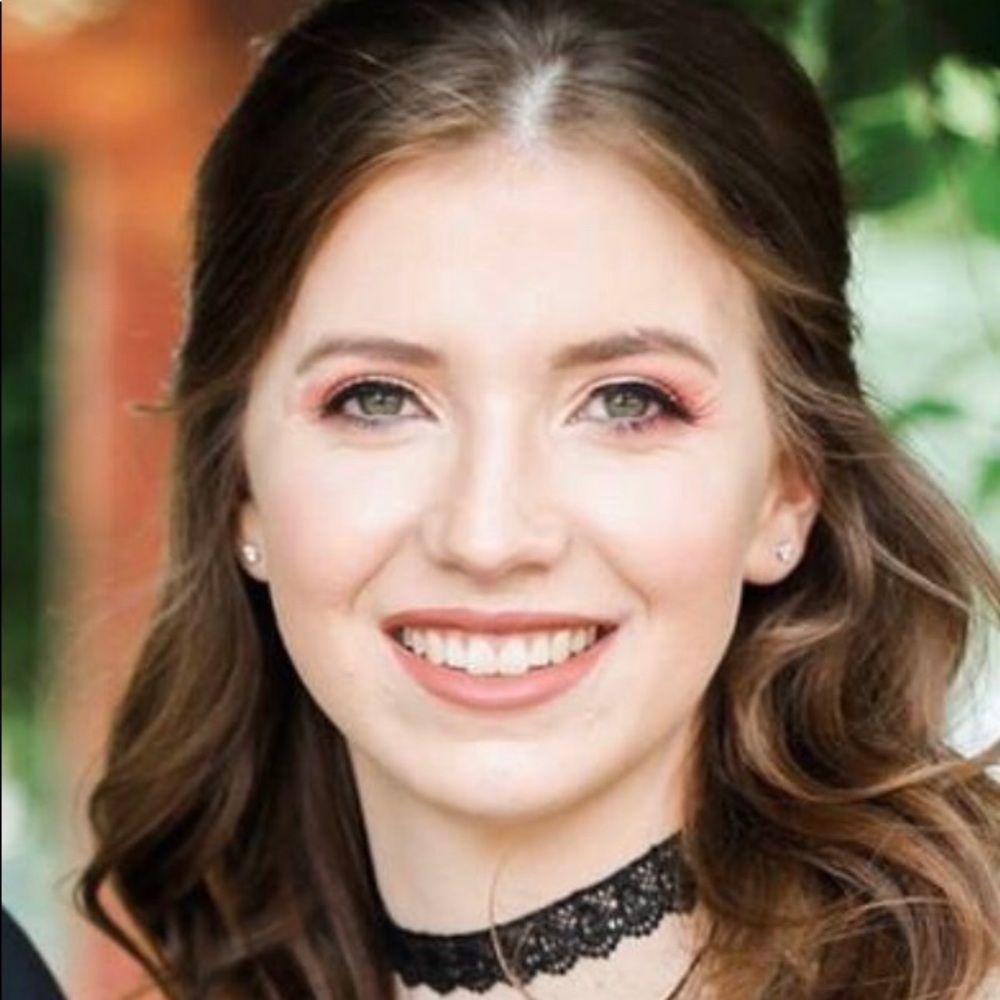 Meet your Posher, Francesca